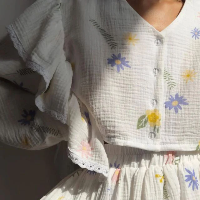 Schattig jurkje met pofmouwtjes en bloemenborduursel - Afbeelding 3