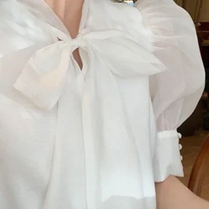 Schattige bandage blouse met pofmouwtjes