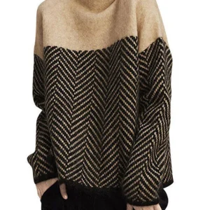 Gebreide trui met kakikleurige col en patchwork in kaki