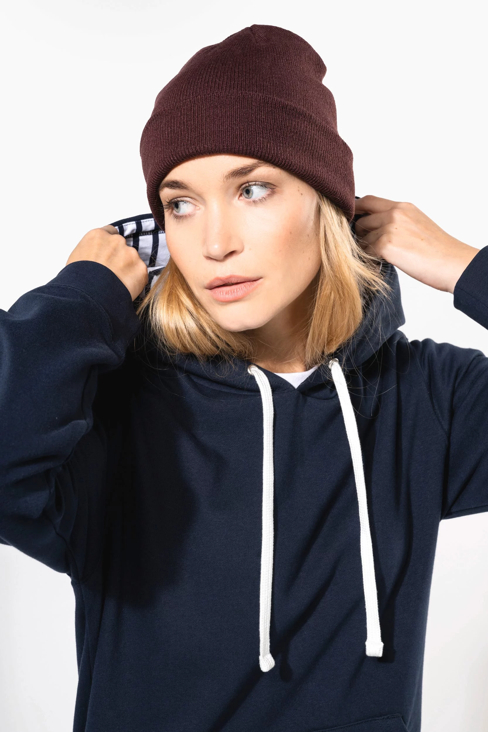 K4013 – Unisex hoodie met contrasterende capuchon met motief bedrukken - Afbeelding 9