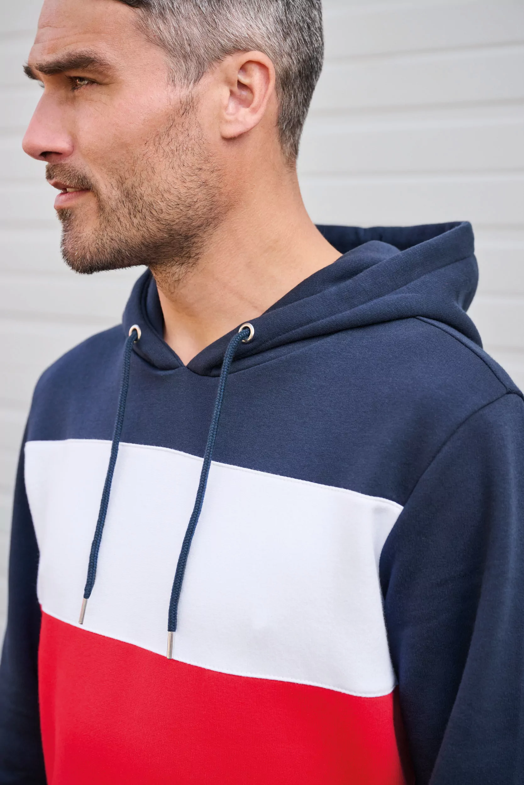 K4016 – Unisex hoodie gestreept driekleurig - Afbeelding 6