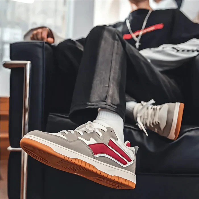 Retro low-top sportschoenen met contrasterende details - Afbeelding 9